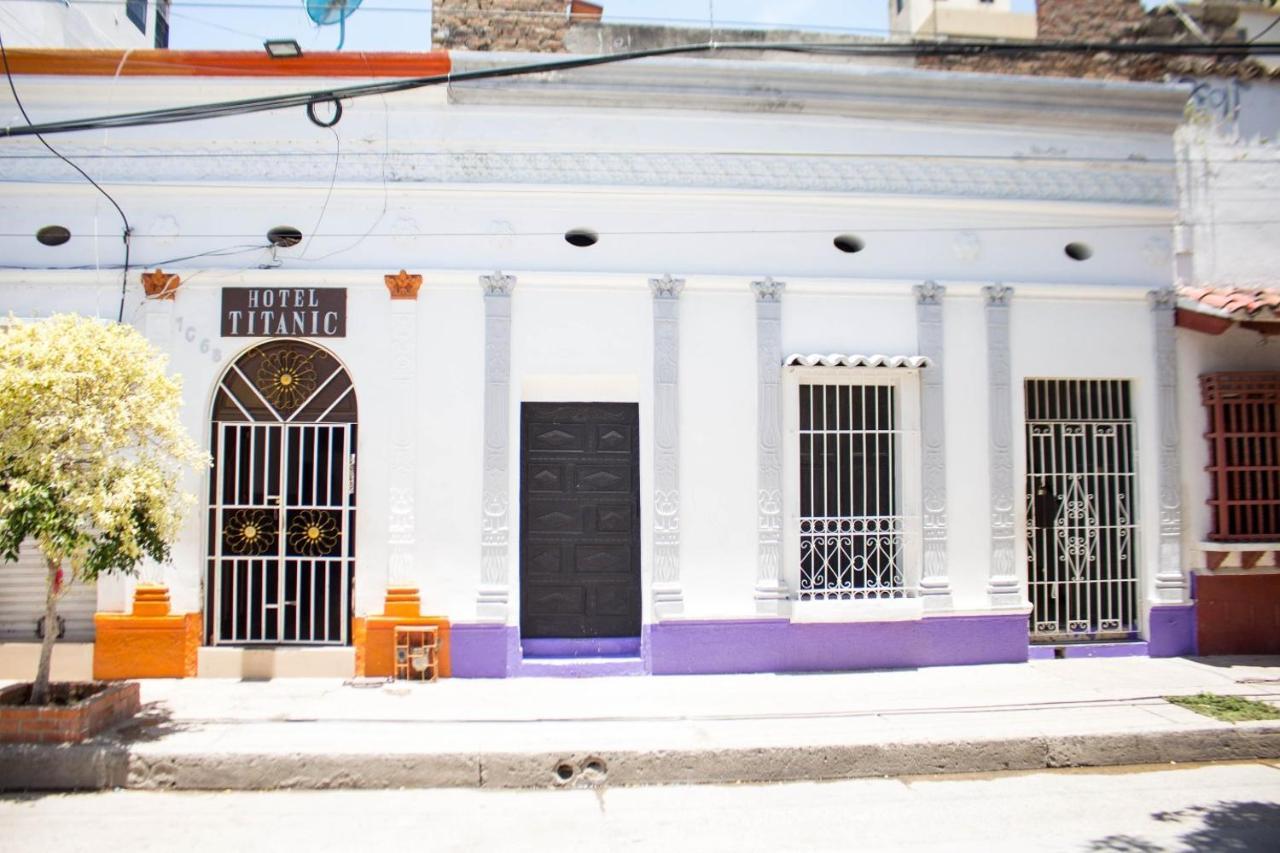 Hotel Titanic Inn - Santa Marta (Magdalena) — Fotos 1